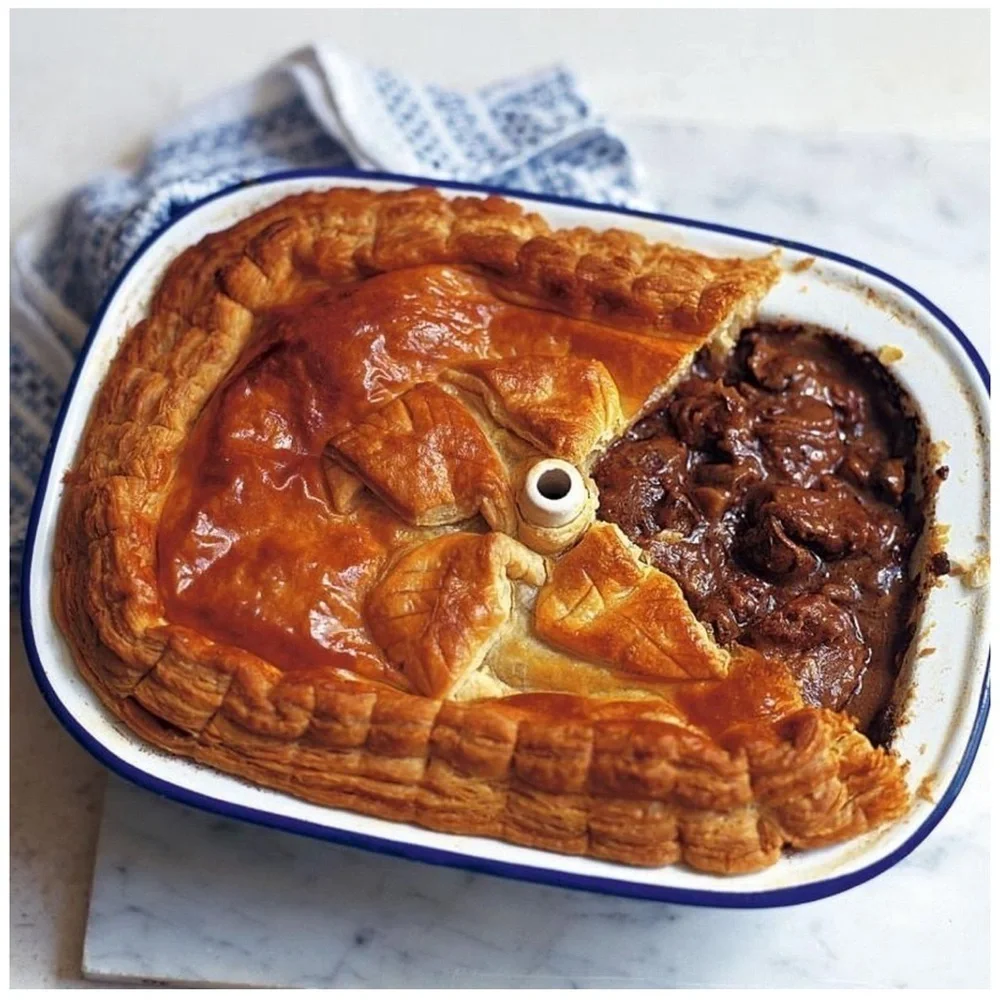 Jamie Oliver Pie Dish with pastry brush and pie funnel - New Gift Set